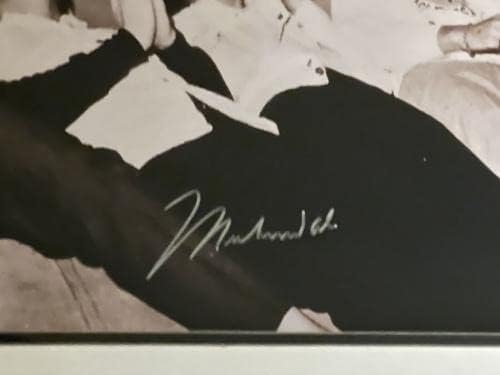 Истинска Снимка на Мохамед Али с Автограф 24 X 30 на Върха на Бийтълс с Пълен Писмо JSA - Боксови снимки с автографи