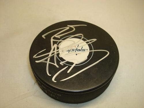 Брэйден Холтби подписа хокей шайба Вашингтон Кепитълс с автограф на PSA/ DNA COA 1C - за Миене на НХЛ с автограф
